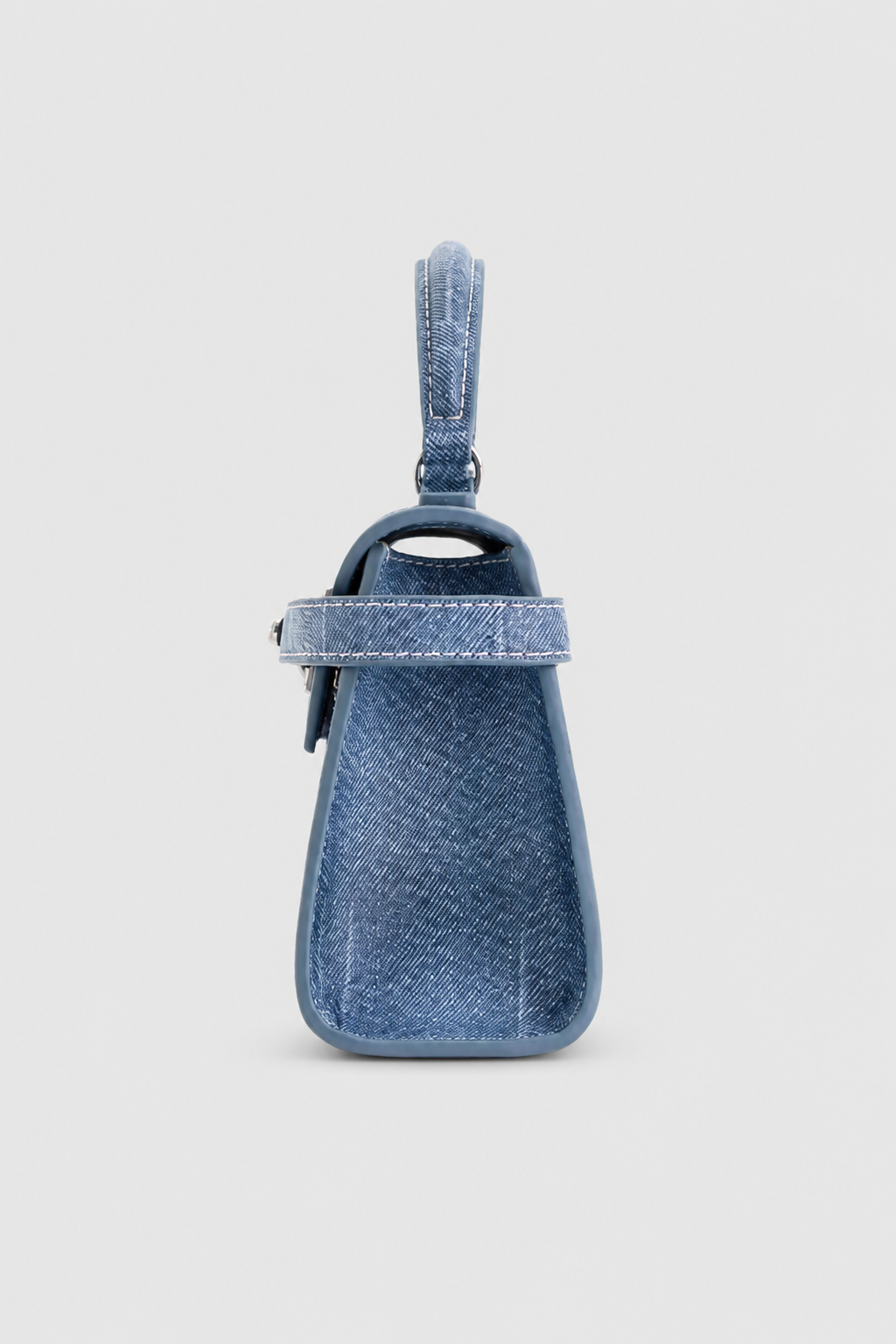Elegant Mini Handbag – Structured Silhouette with High-Contrast Stitching