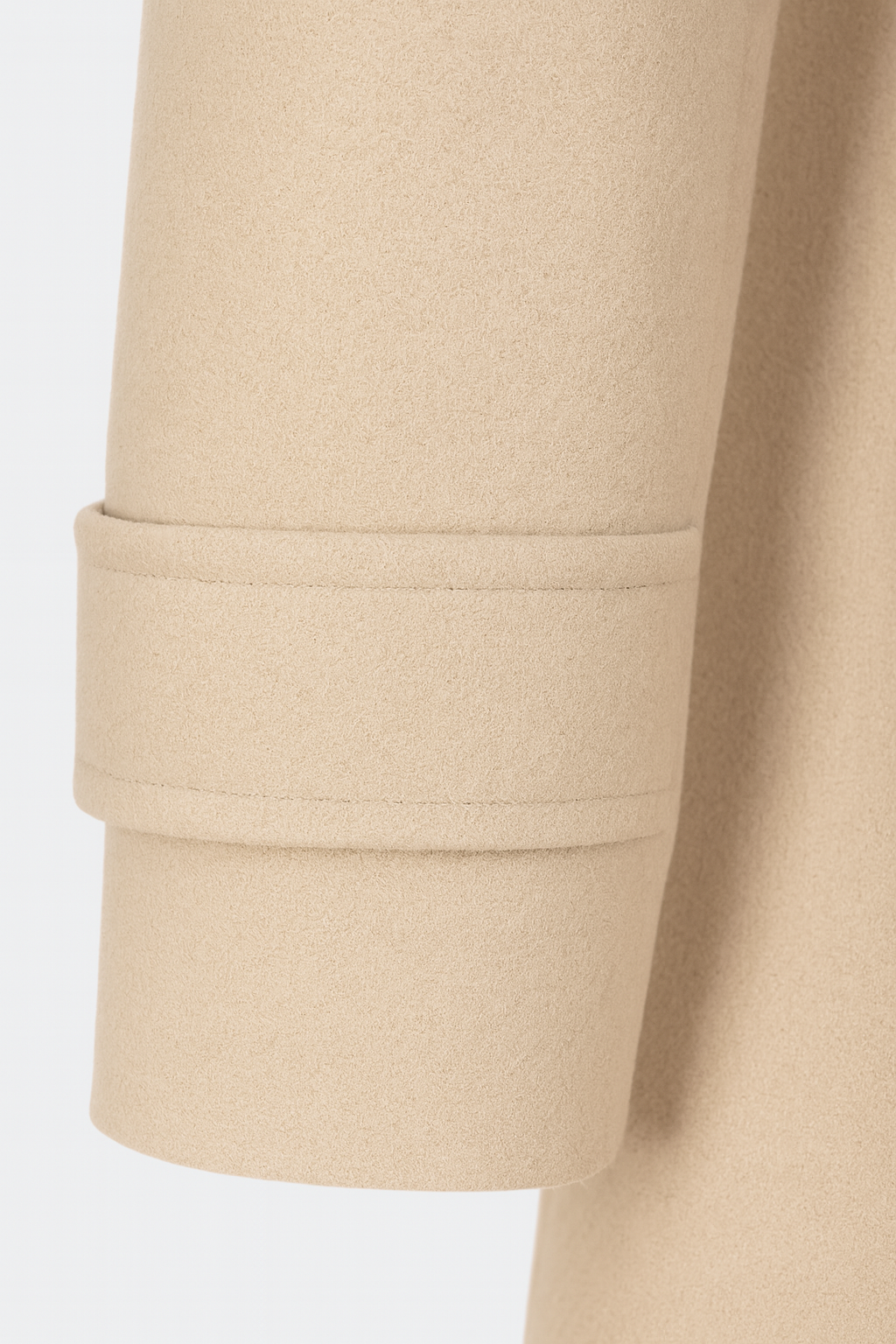 Coat : Mid-Length Beige Winter Coat in van Vanda Liamo