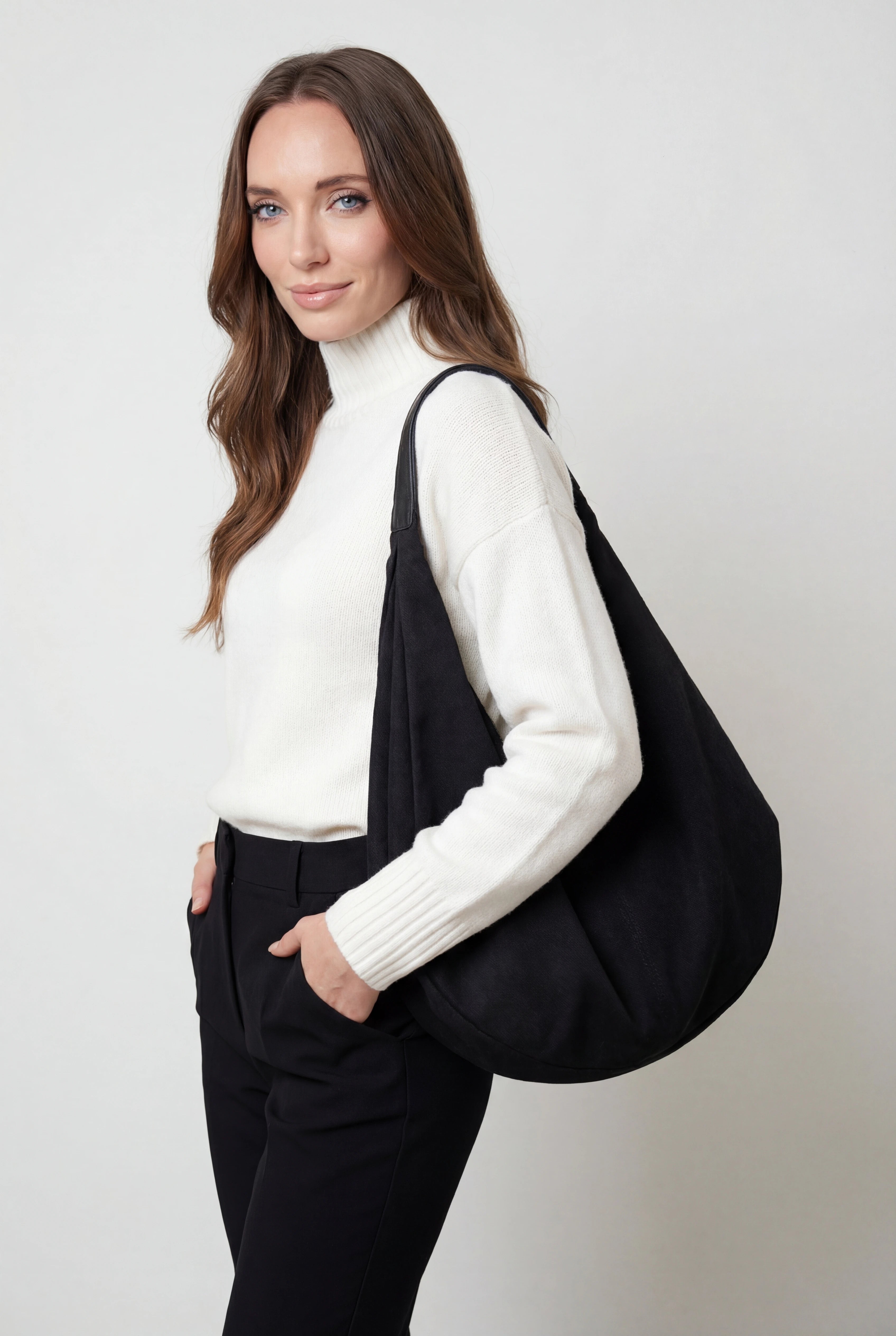 Handbags : Women's Suede Hobo Handbag - Stylish Shoulder Bag for Everyday Use in van Vanda Liamo