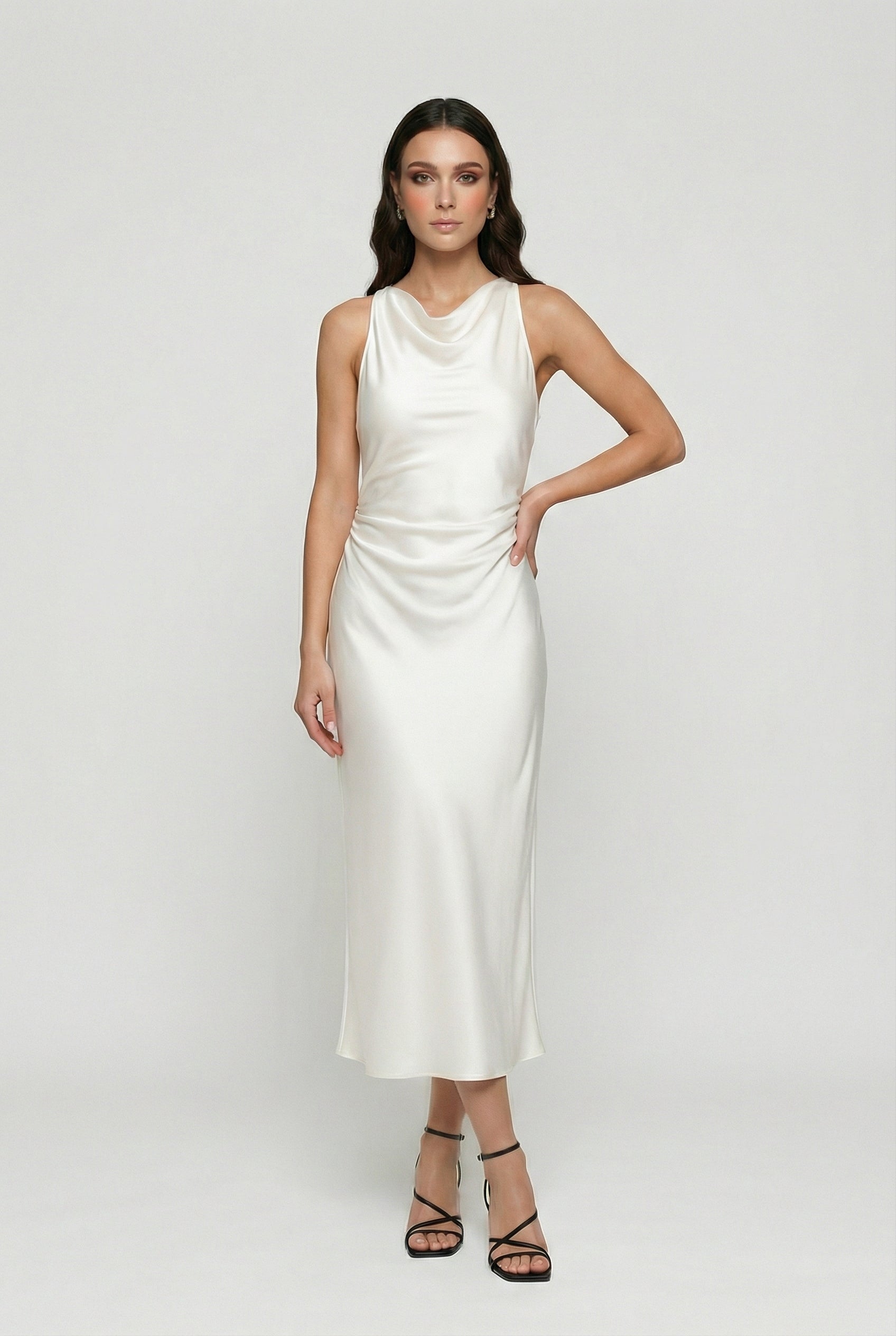 Dresses : Women's Beige Summer Dress in van Vanda Liamo
