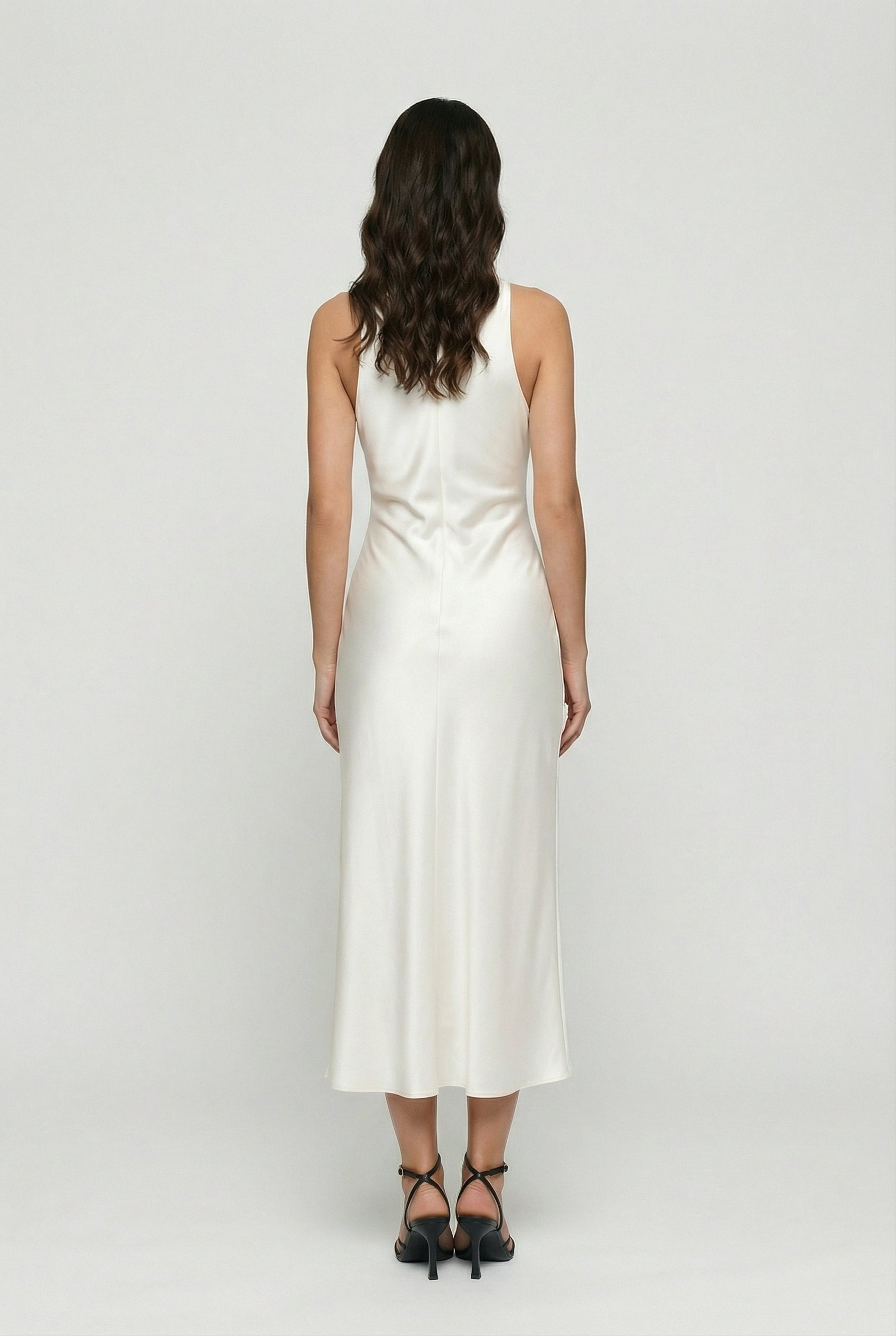 Dresses : Women's Beige Summer Dress in van Vanda Liamo