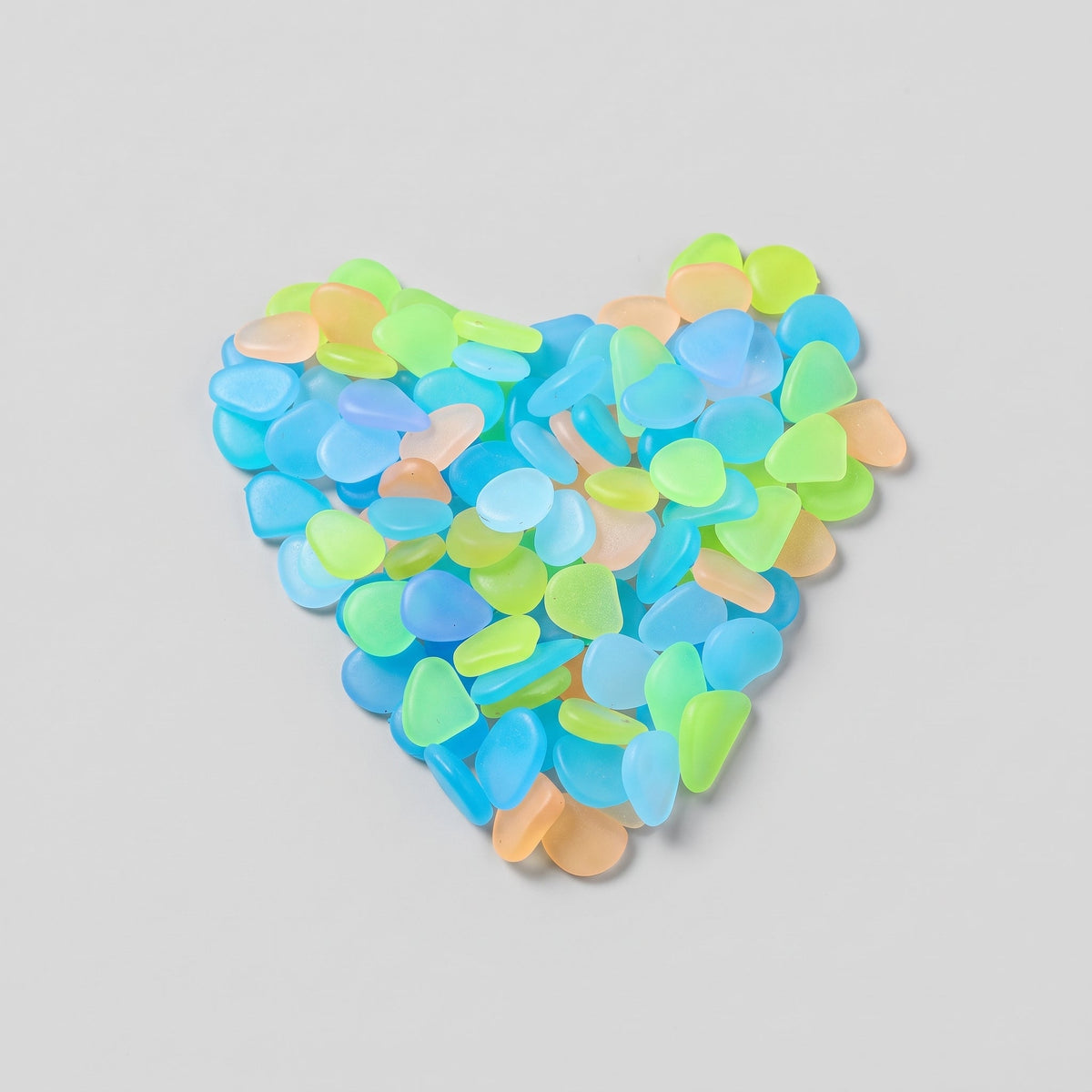 Glow-in-the-Dark Garden Stones – Solar Resin Decor Pebbles