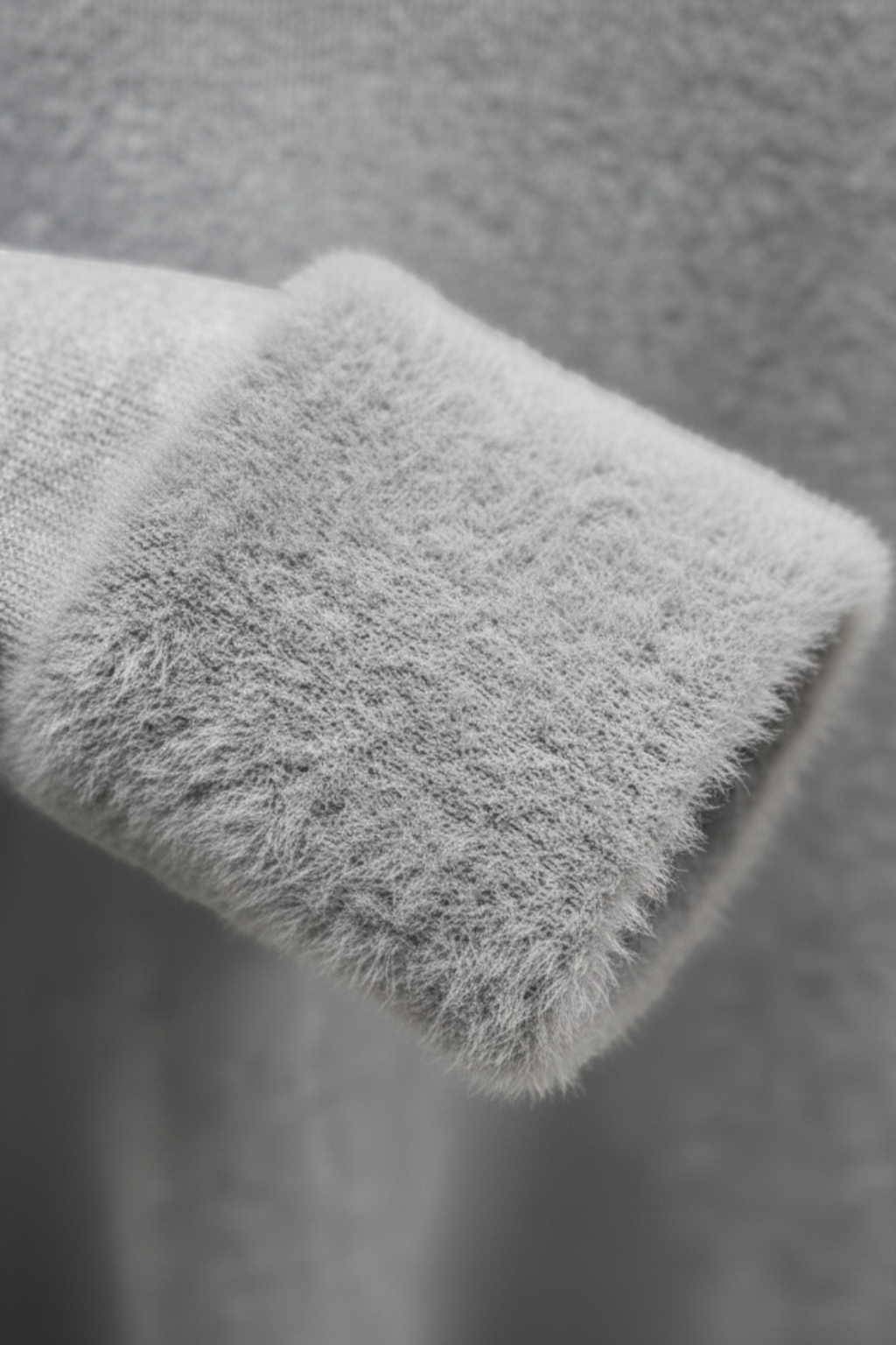 Women's Sweaters : Gray Fleece Lined Thermal Turtleneck Sweater in van Vanda Liamo