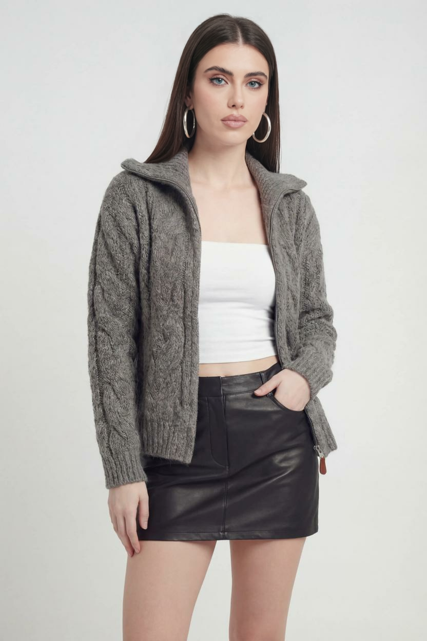 Cardigan : Women's Gray Cardigan with Zipper in van Vanda Liamo