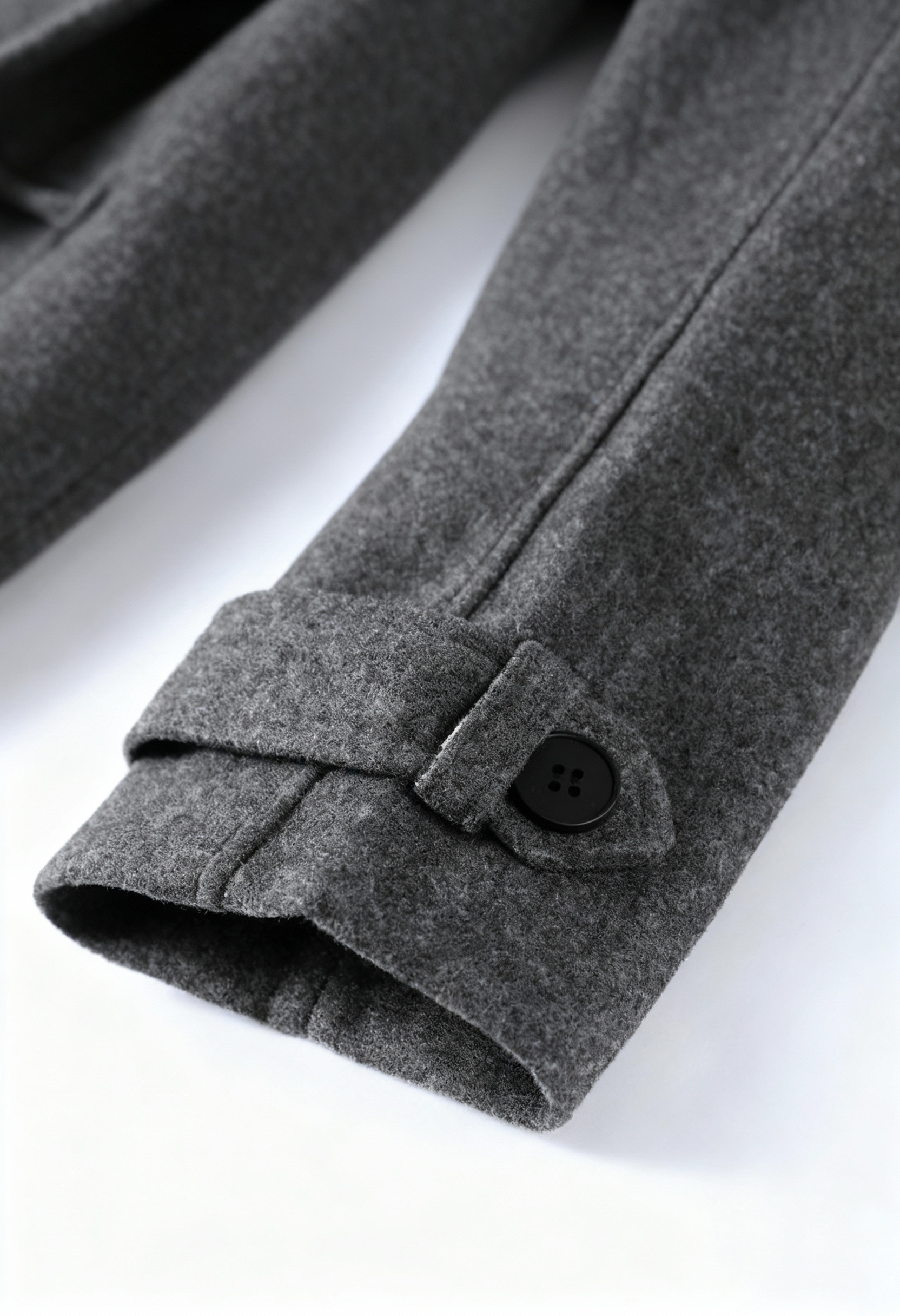Coat : Women's Long Gray Double-Breasted Trench Coat with Belt in van Vanda Liamo