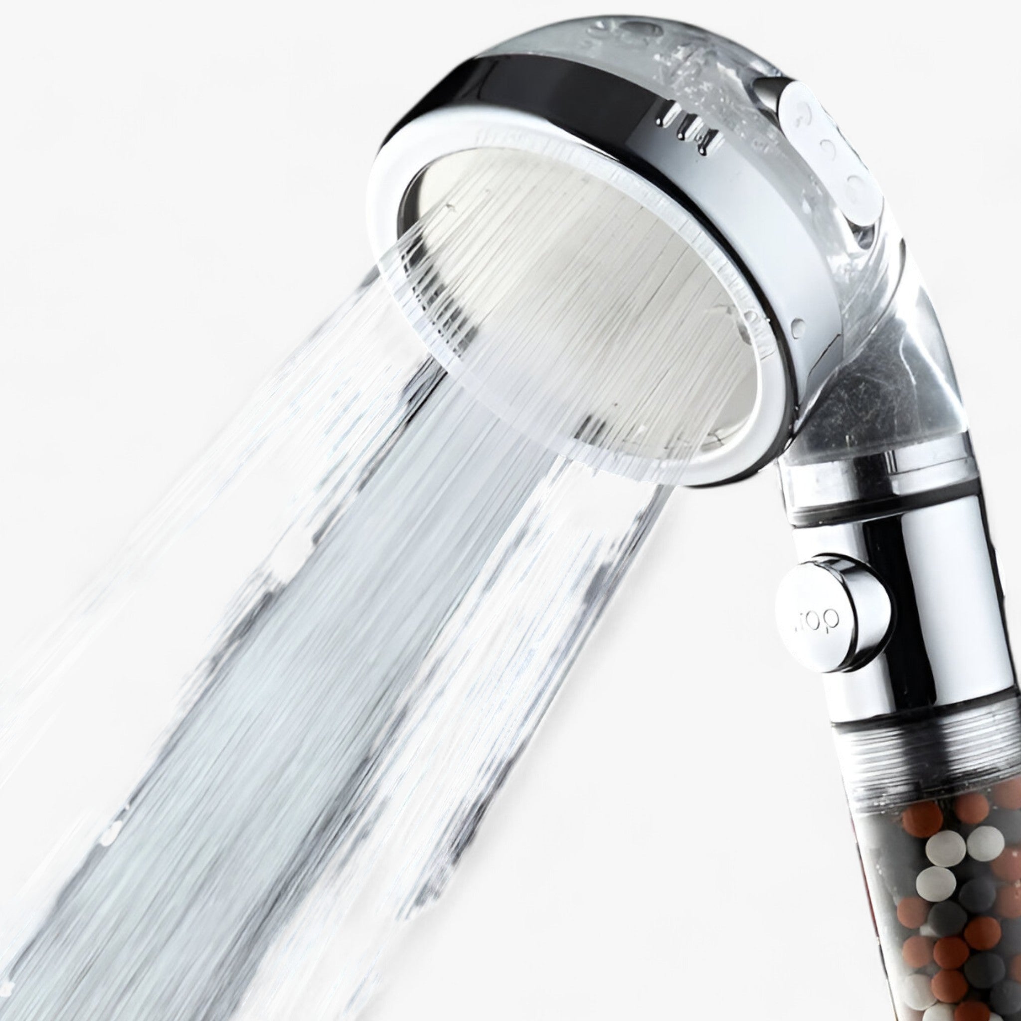 house & garden : PureFlow | High-pressure Shower Head - 3 Settings and Tourmaline Filter in van Vandaliamo