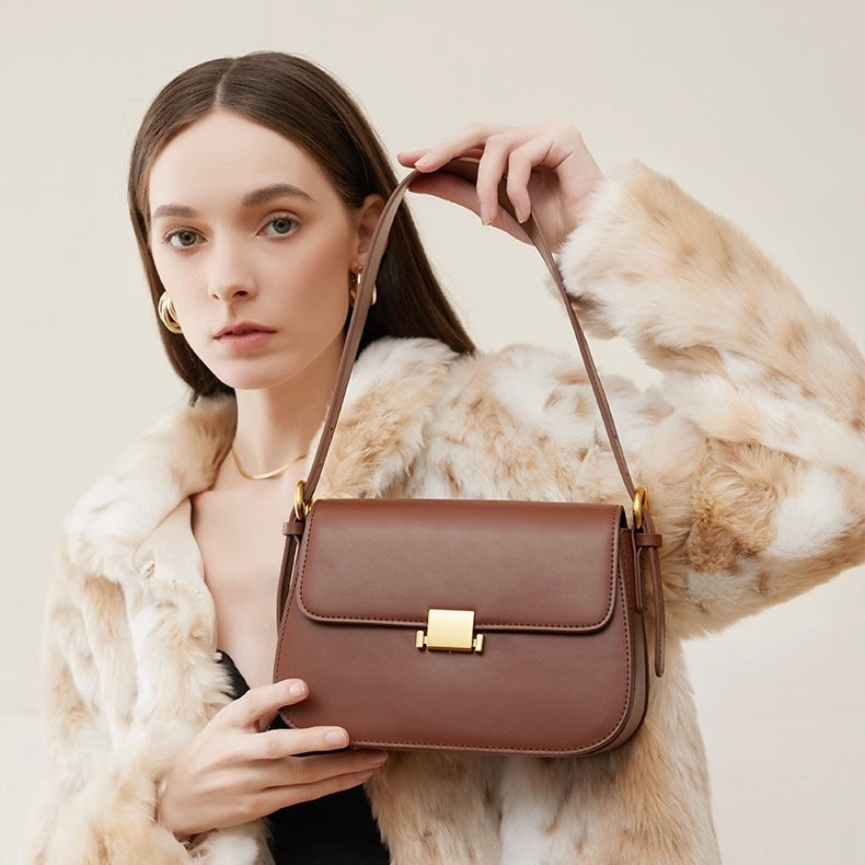 Elegant Shoulder Bag with Gold Closure - Luxury Design for Every Day