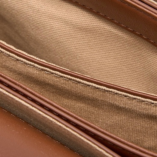 Elegant Shoulder Bag with Gold Closure - Luxury Design for Every Day