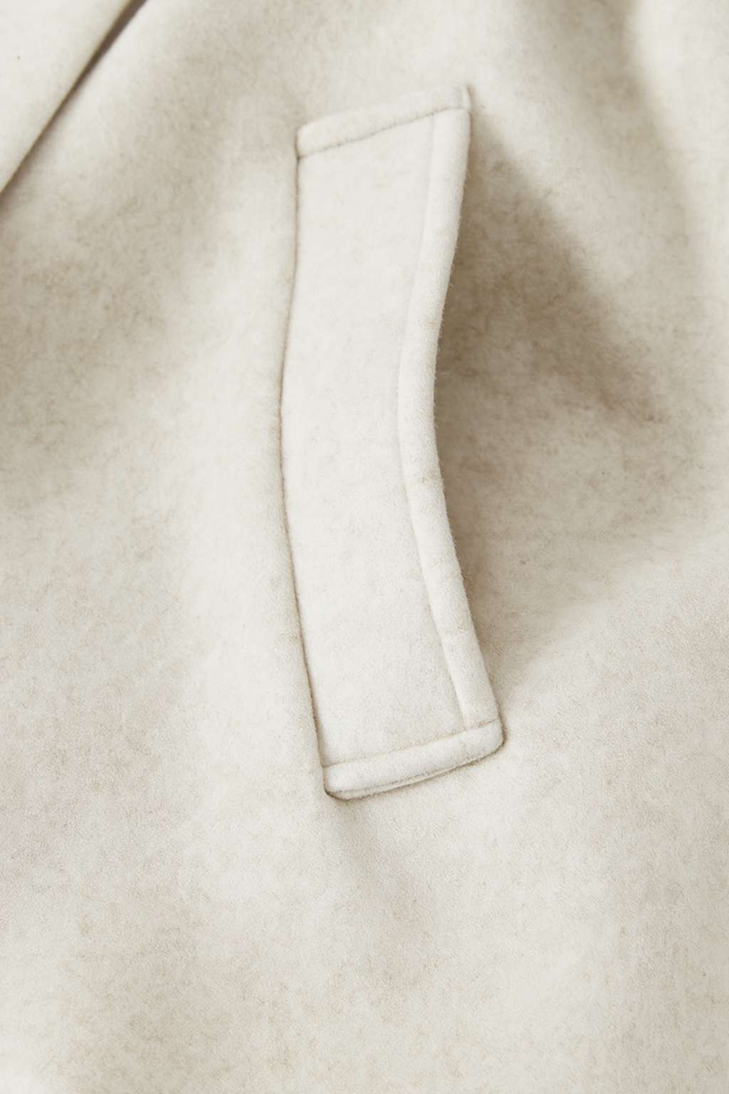 Coat : Long Beige Coat with Hood in van Vanda Liamo