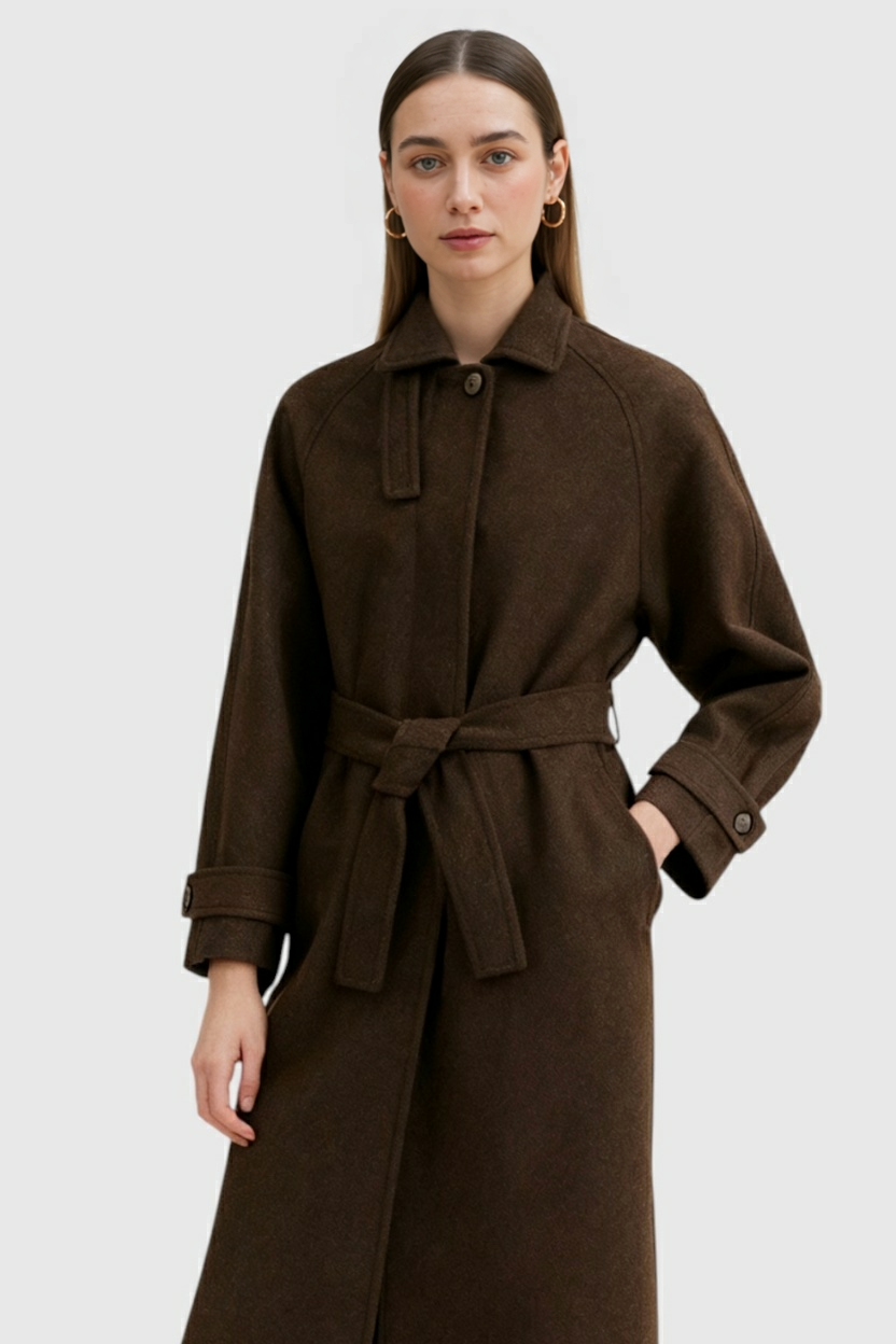 Coat : Long Women's Winter Coat in Brown in van Vanda Liamo