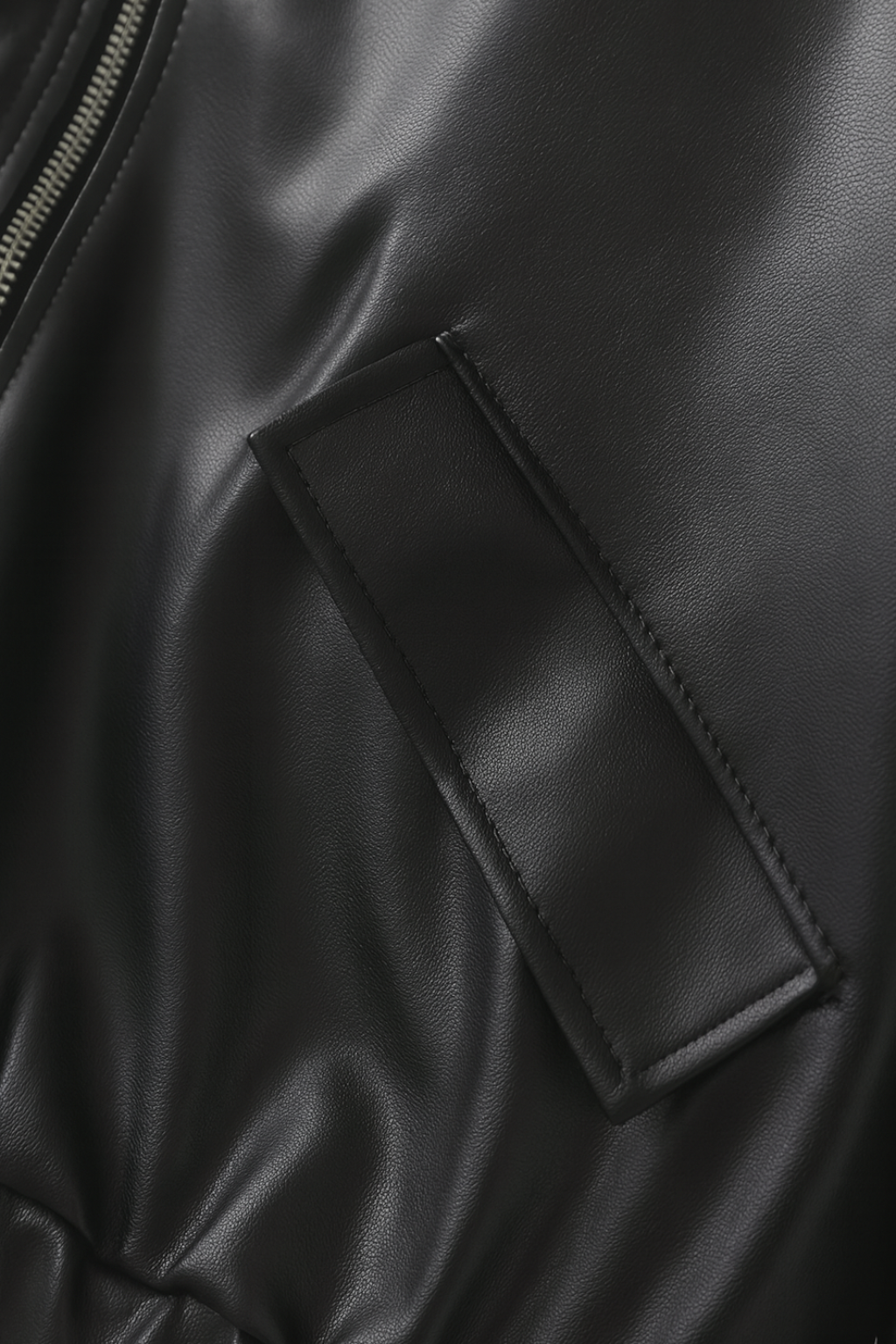 Jacket : Women's Black Faux Leather Moto Jacket - Lightweight, Everyday Style in van Vanda Liamo