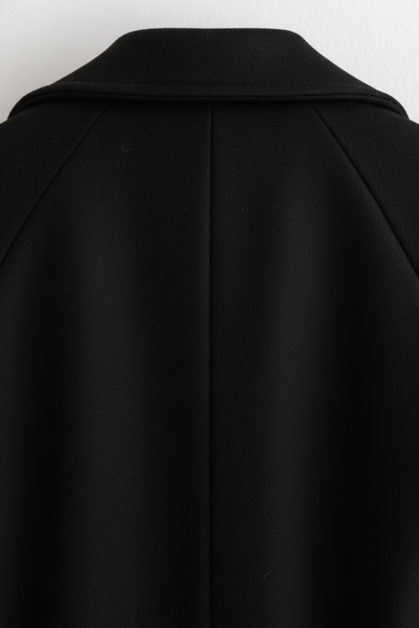 Coat : Women's Black Long Wool Blend Winter Coat with Belt, Pockets & Notched Lapel in van Vanda Liamo