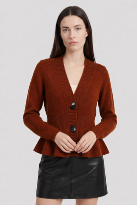 Cardigan : Women's Wool V-Neck Knit Cardigan with Button Closure in Rust Brown van Vanda Liamo