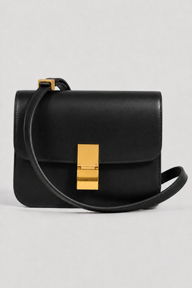 Bags : Minimalist Structured Shoulder Bag with Prominent Clasp in Black 20X16X8 CM van Vandaliamo
