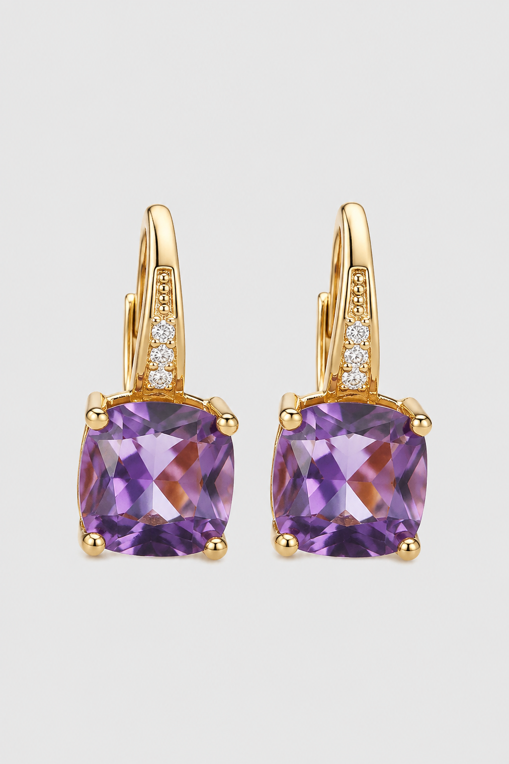 Earrings : Gold Hoop Earrings - Elegant Jewelry for Every Occasion, Lightweight and Classic Design in van Vandaliamo
