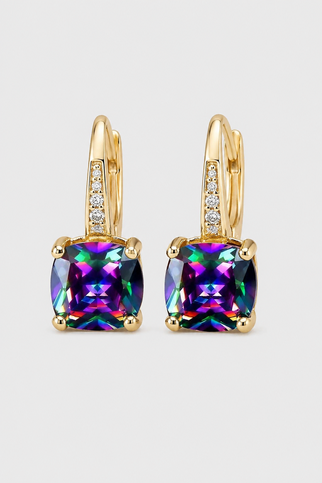 Earrings : Gold Hoop Earrings - Elegant Jewelry for Every Occasion, Lightweight and Classic Design in van Vandaliamo