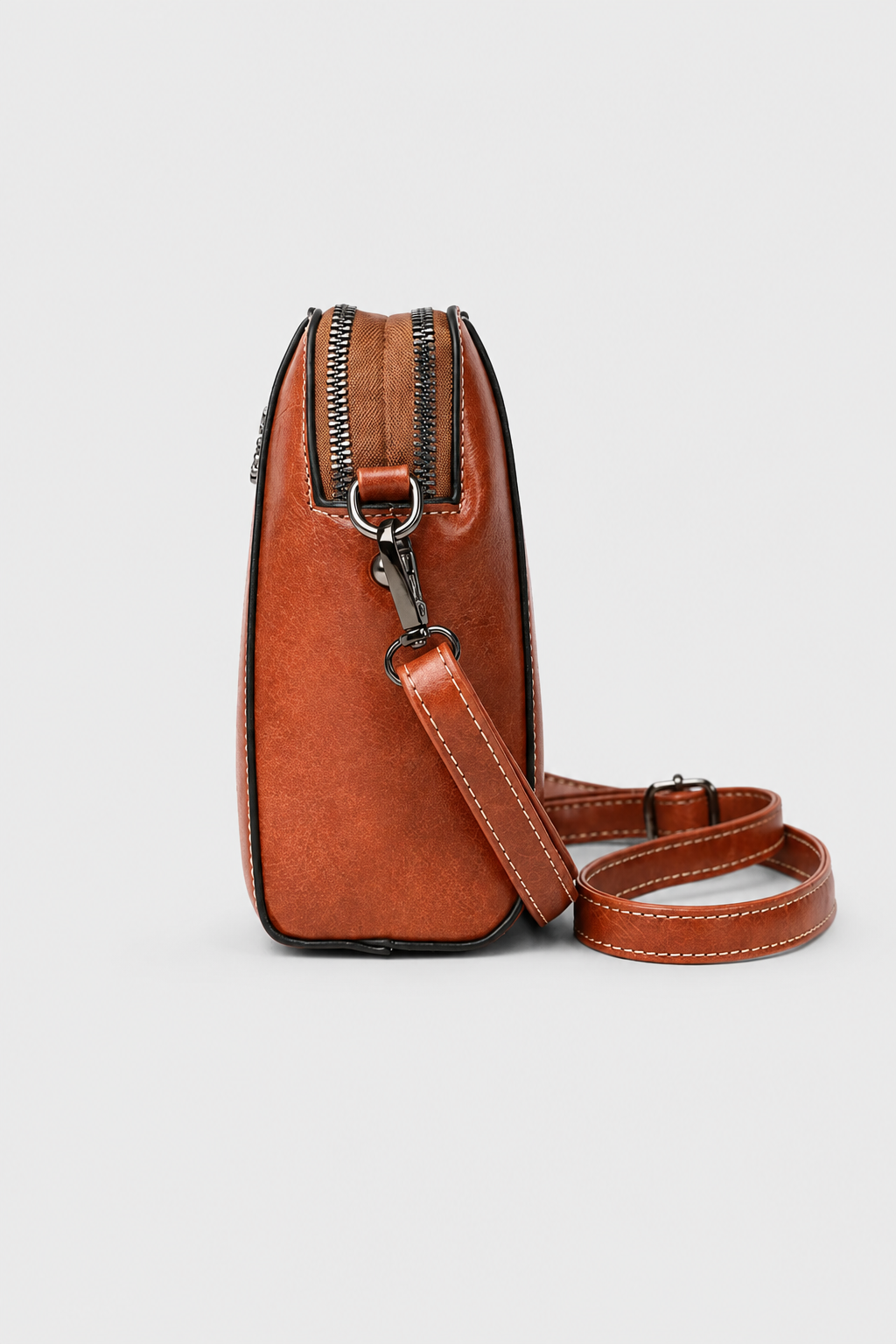 Retro Crossbody Bag – Compact Structured Vintage-Inspired Companion