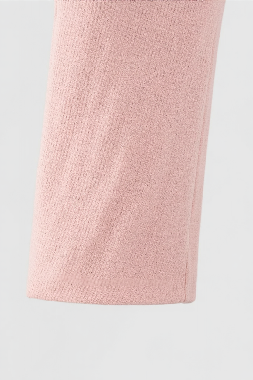 Jacket : Women's Pink Puffer Winter Short Jacket - Warm & Stylish Outerwear in van Vanda Liamo