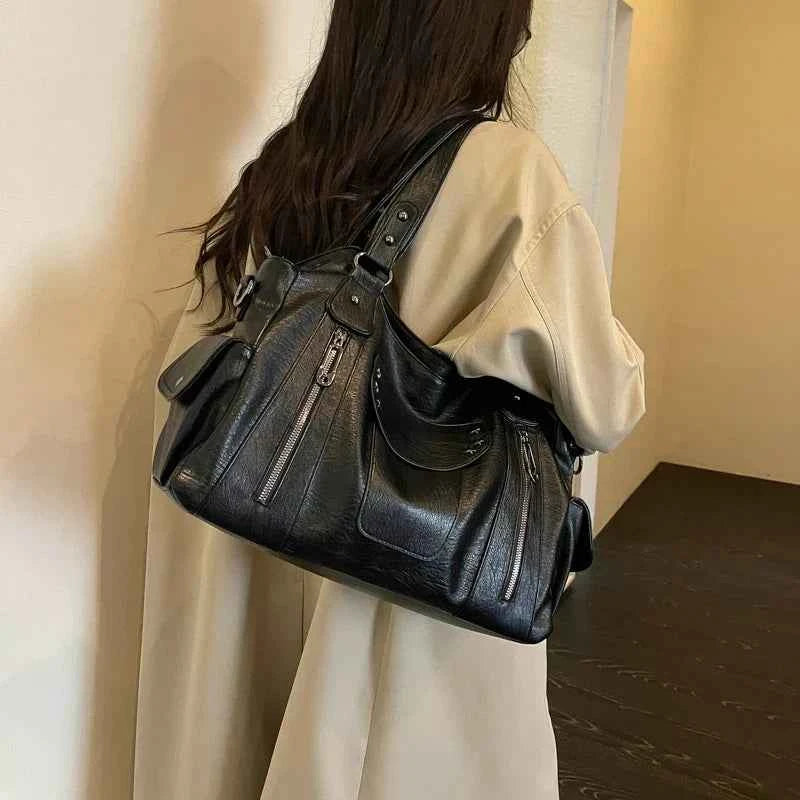 Hobo Bag : Rivet-Accent Leather Hobo Bag – Large Capacity Shoulder Tote in van Vanda Liamo