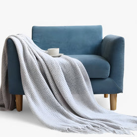 house & garden : Cozy Knitted Blanket - Soft, Warm and Stylish with Fringes in Grey van Vandaliamo