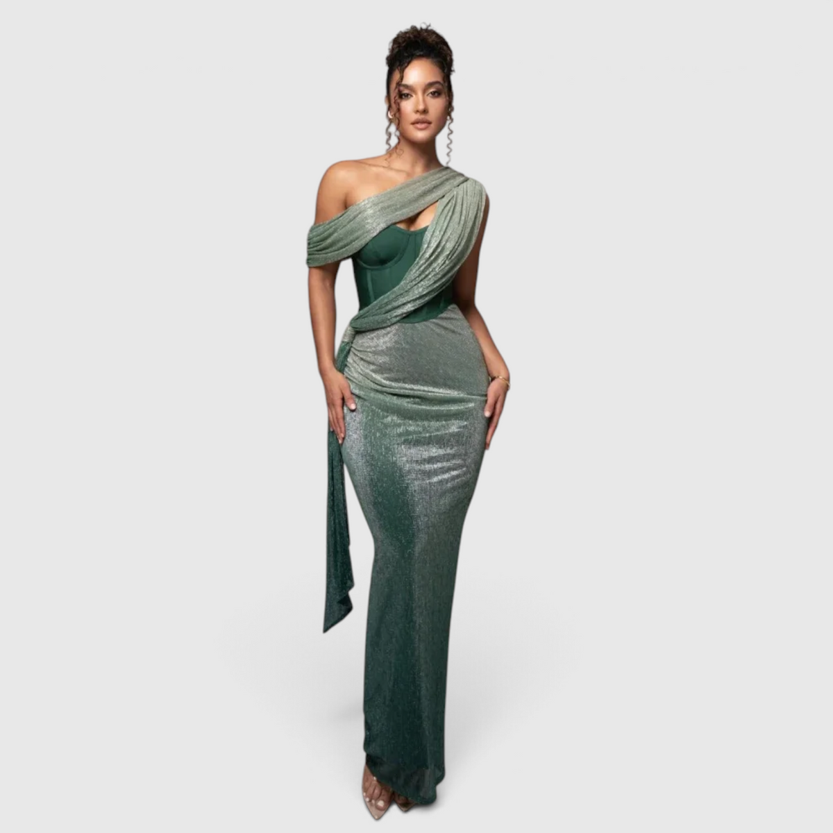 Fashion : Women's One-Shoulder Evening Dress with Metallic Finish in Green van Vanda Liamo