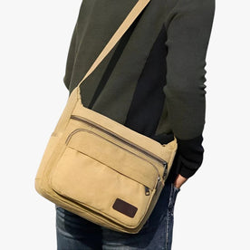 Bags : Men's Multifunctional Organized Canvas Shoulder Bag in Khaki van Roselva
