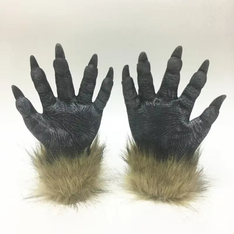 Gifts – Seasonal – Halloween : Werewolf Costume Hands with Claw-Like Fingers in van Vandaliamo