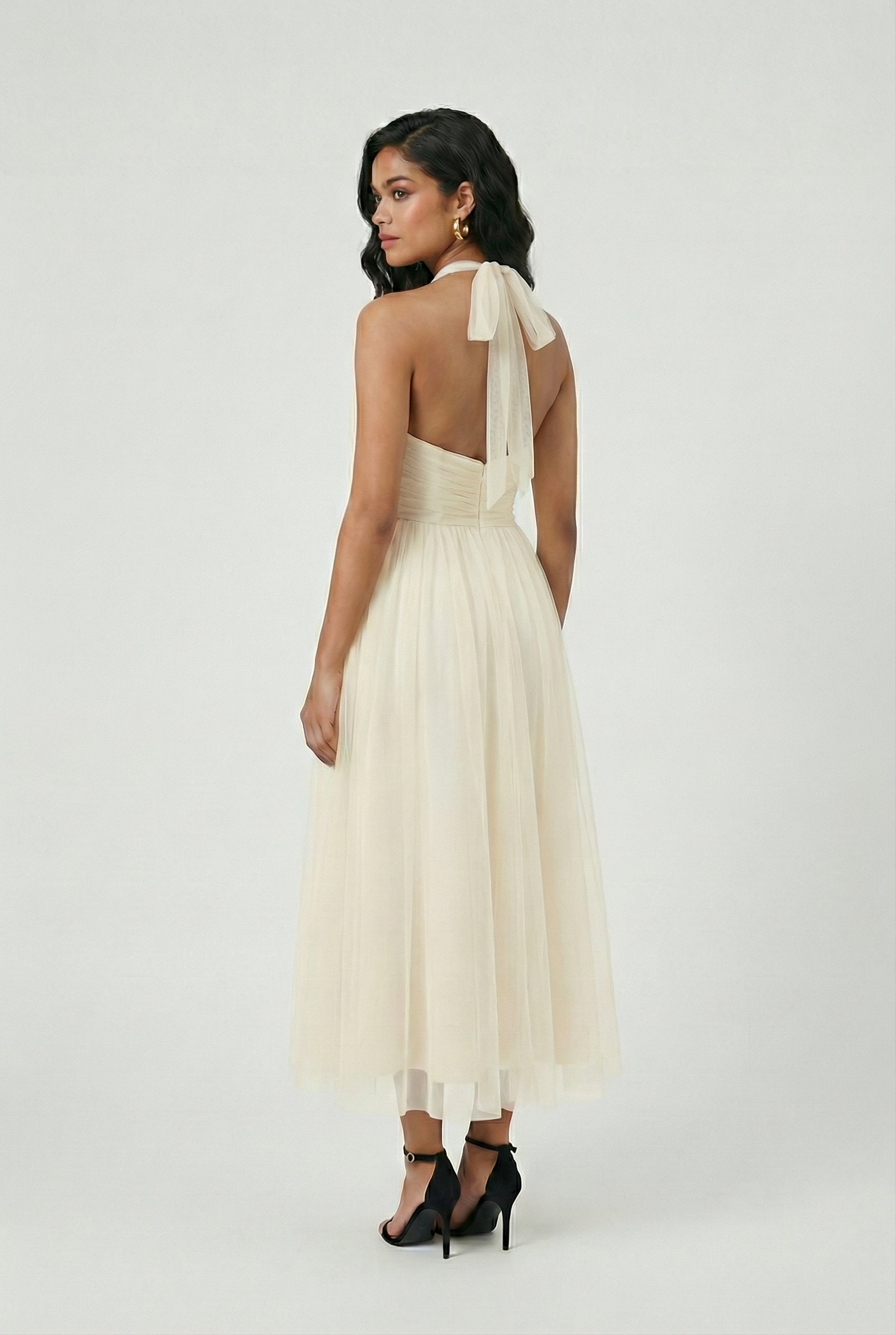 Dresses : Women's Cream Ribbed Knit High Neck Midi Dress - Soft & Stylish in van Vanda Liamo