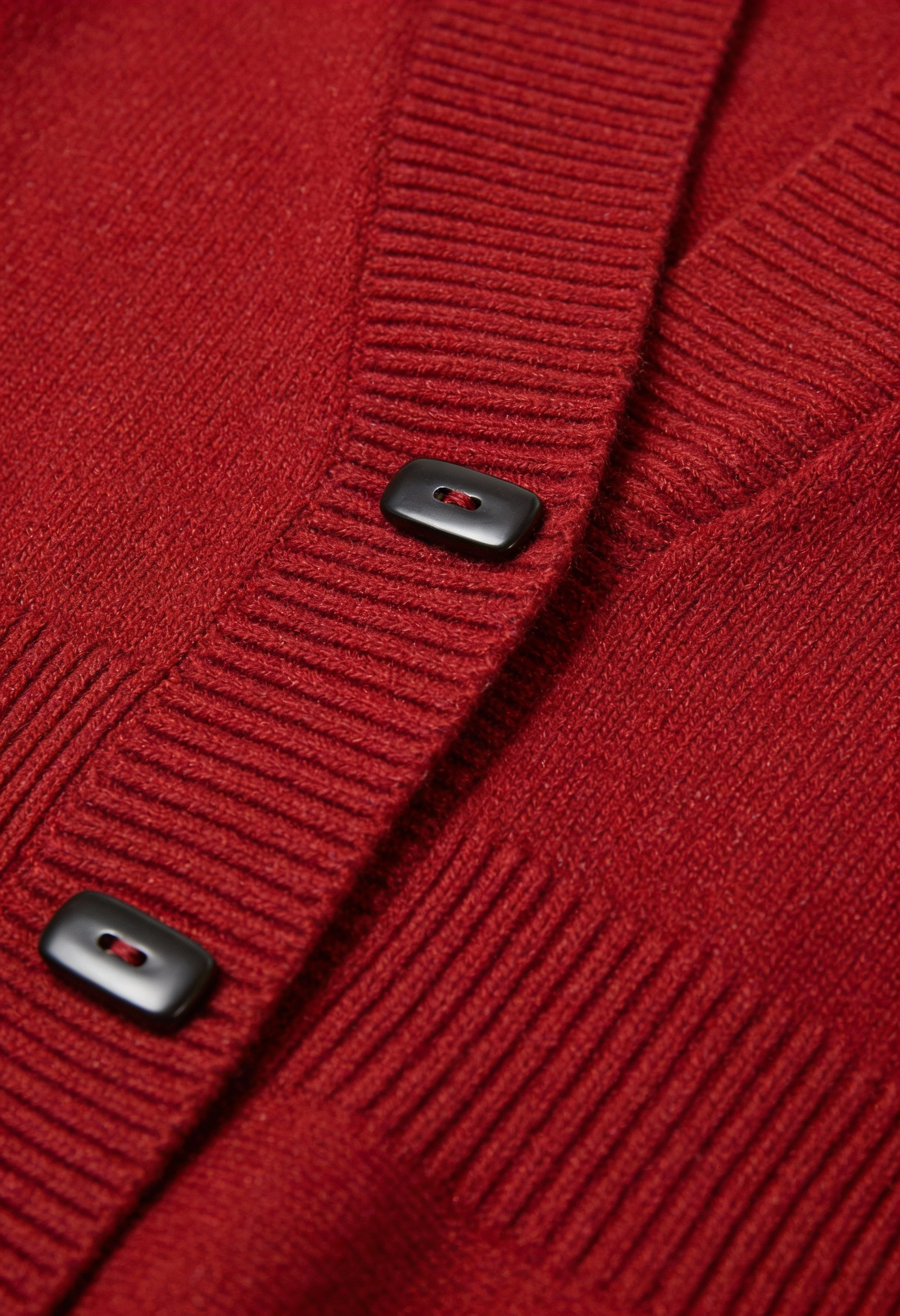 Cardigan : Women's Slim-Fit Burgundy V-Neck Knit Cardigan Sweater in van Vanda Liamo