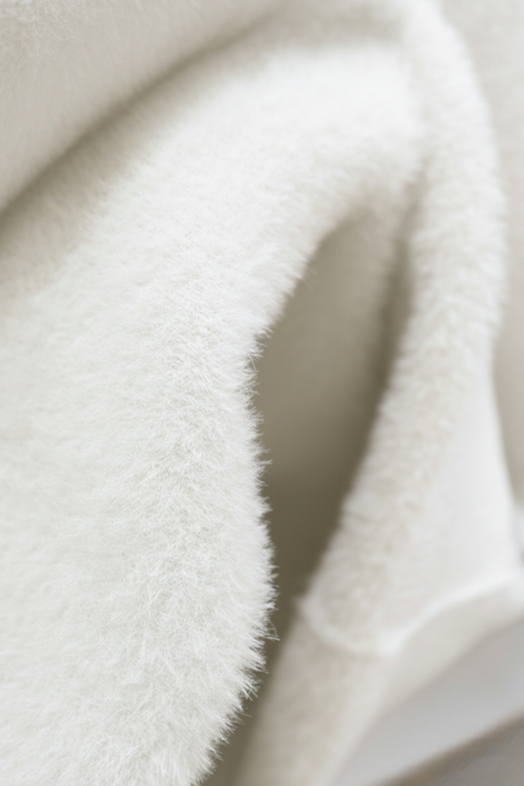 Women's Sweaters : White Fleece Lined Thermal Turtleneck Sweater in van Vanda Liamo