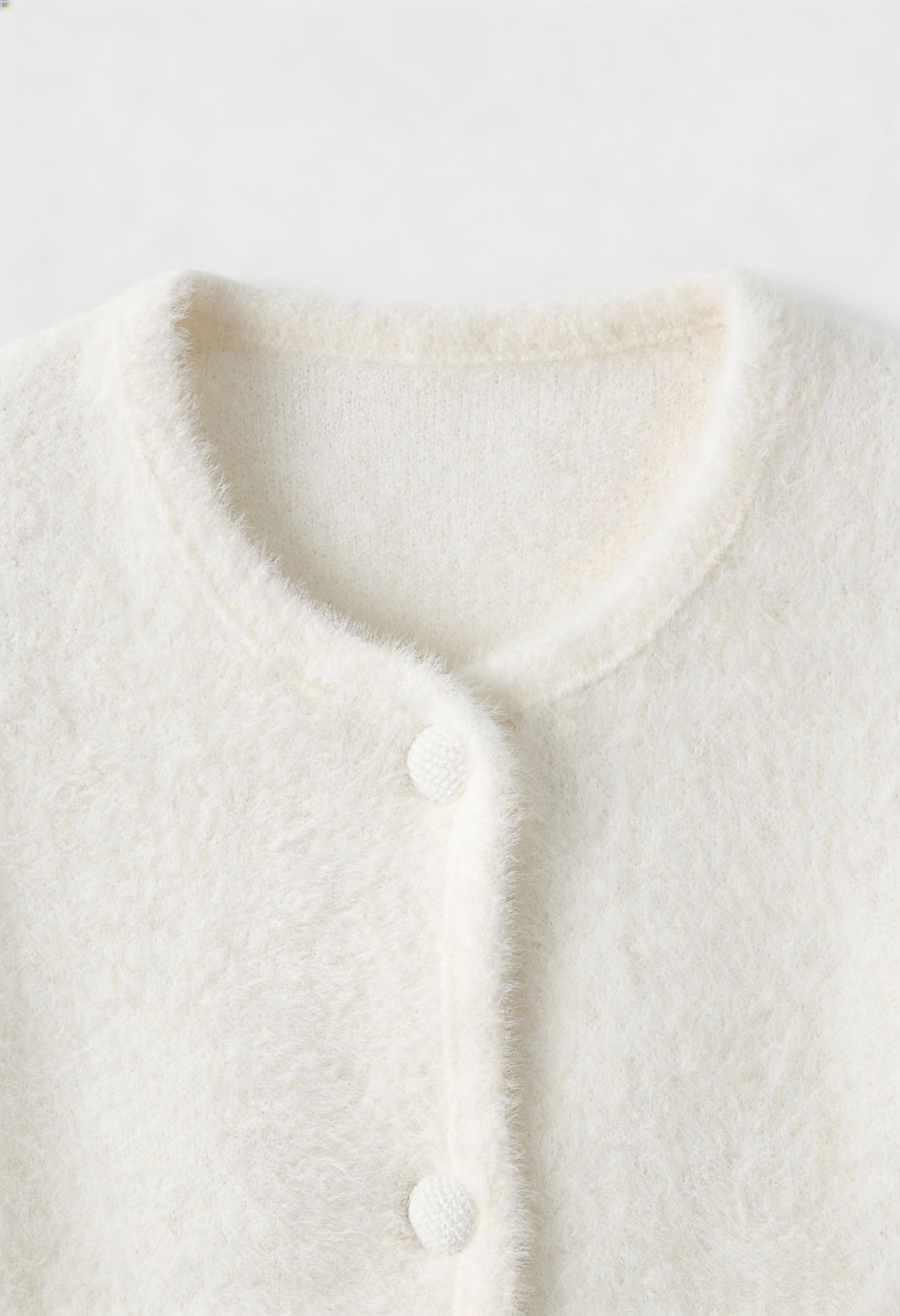 Cardigan : Women's White Knitted Round Neck Cardigan, Long Sleeves in van Vanda Liamo