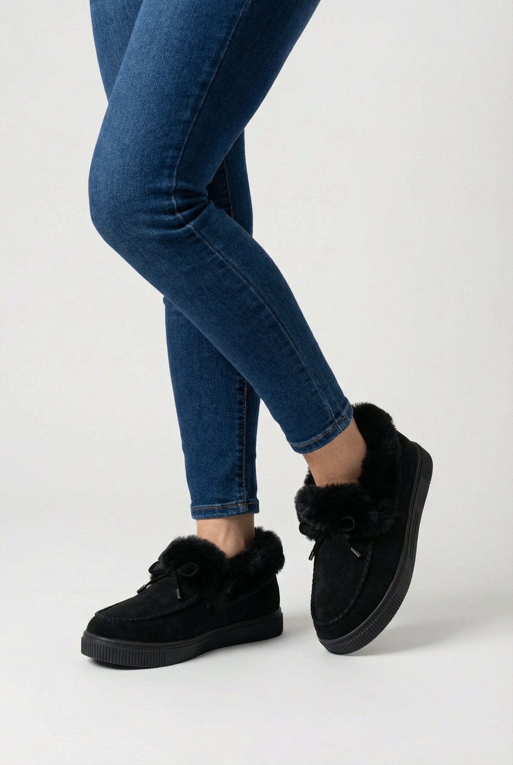 Women’s Snow Boots : Women's Cozy All-Weather Black Winter Snow Boots in van Vanda Liamo