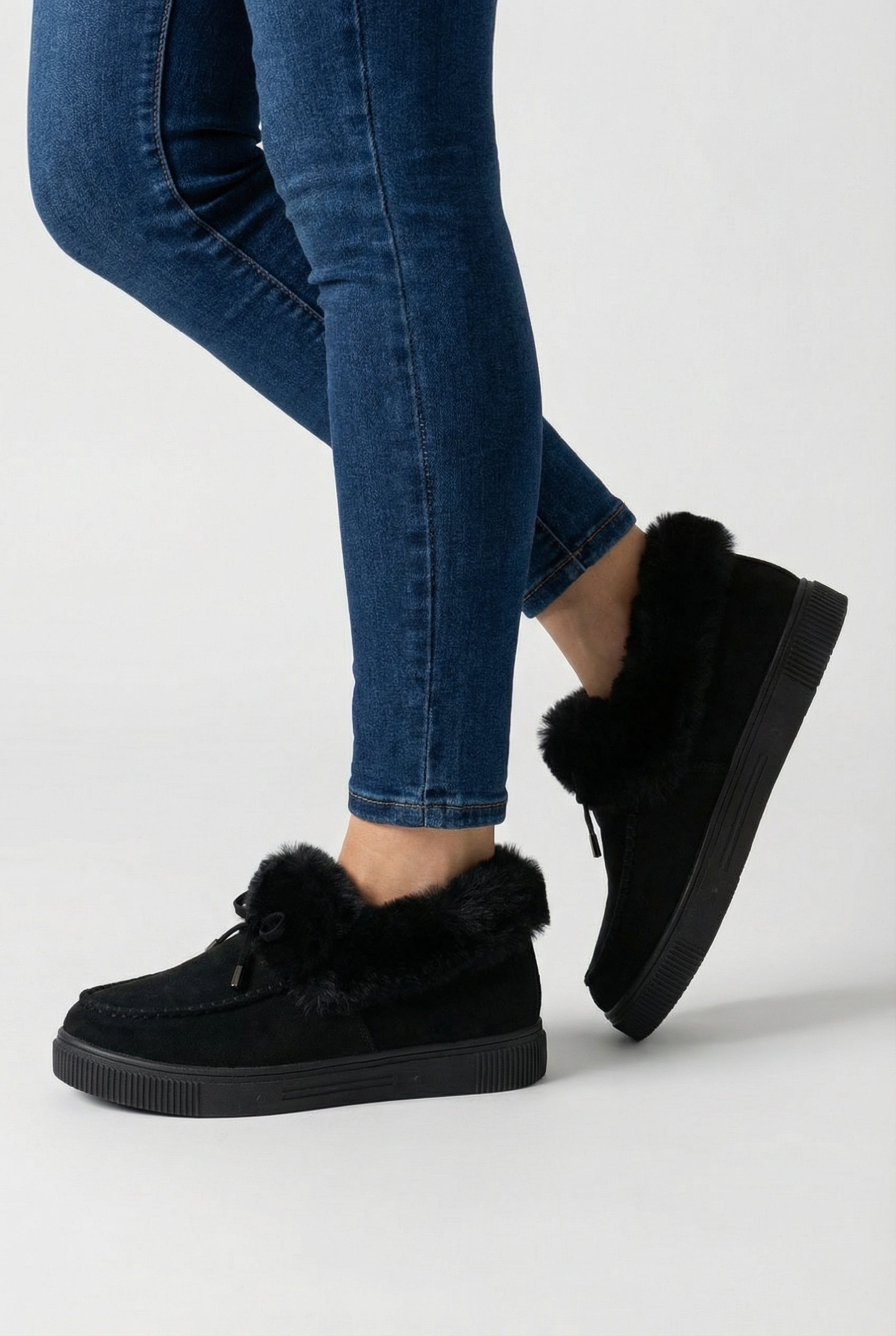 Women’s Snow Boots : Women's Cozy All-Weather Black Winter Snow Boots in van Vanda Liamo