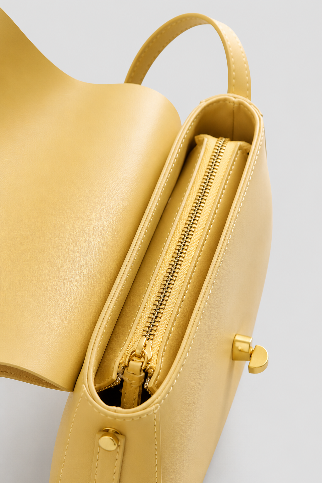 Bags : Mel | Women's saddle bag with a compact design in van Vandaliamo