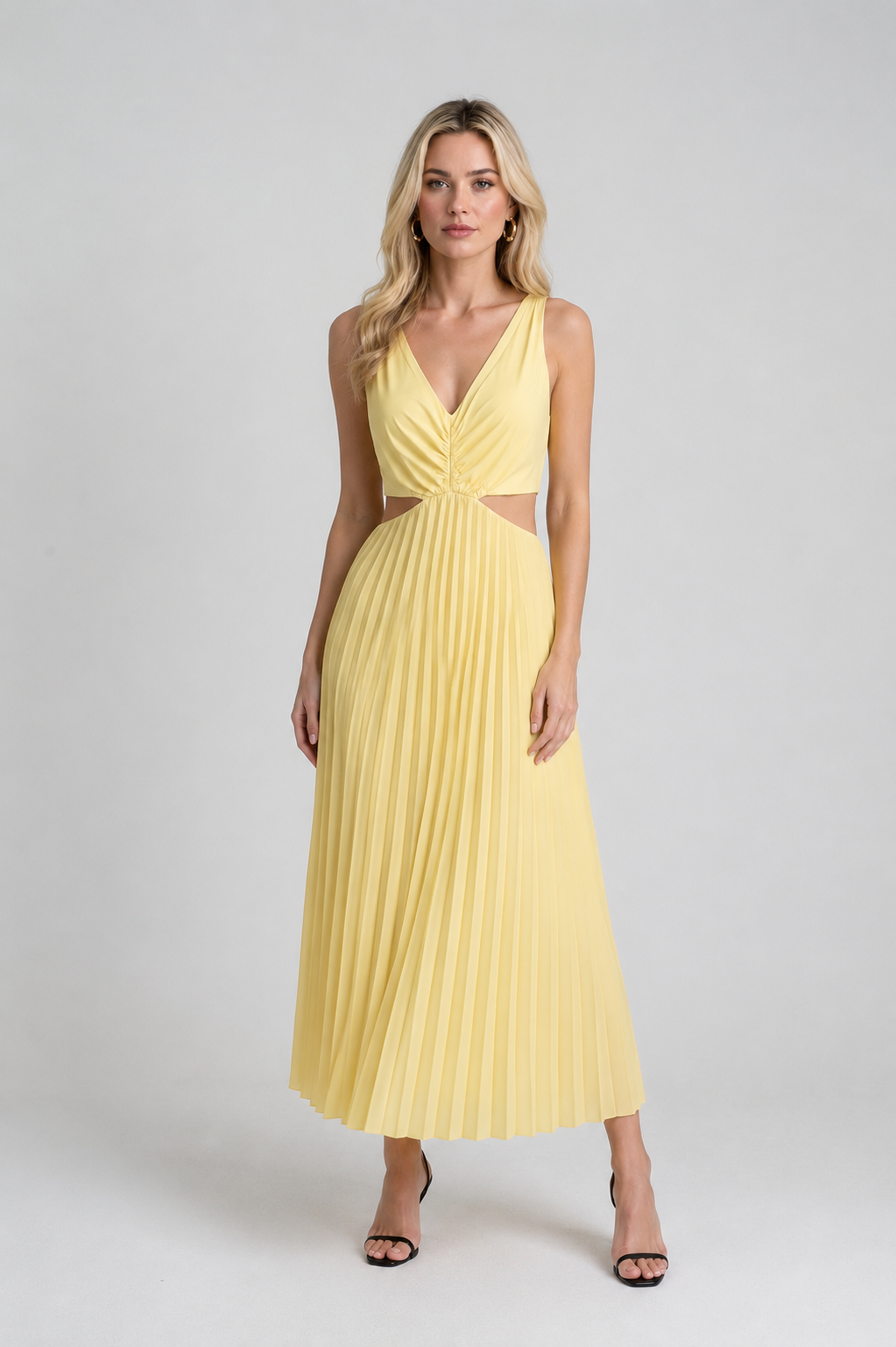 Maxi Dresses : Women’s Sunlit Pleated Dress – Flowing Elegance for Warm Days in van Vanda Liamo