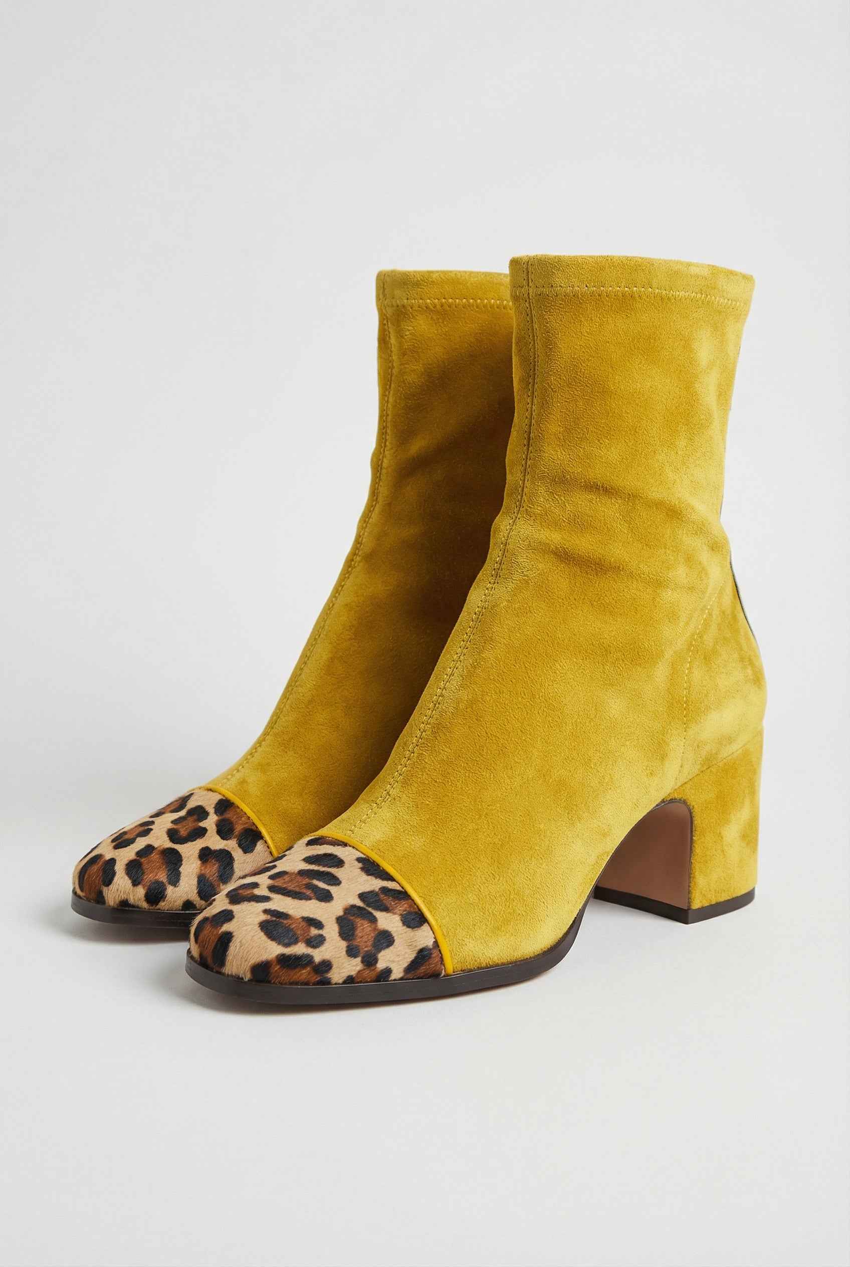 Women's Boots : Women's Yellow Mid-Calf Fashion Boots in Yellow van Vanda Liamo