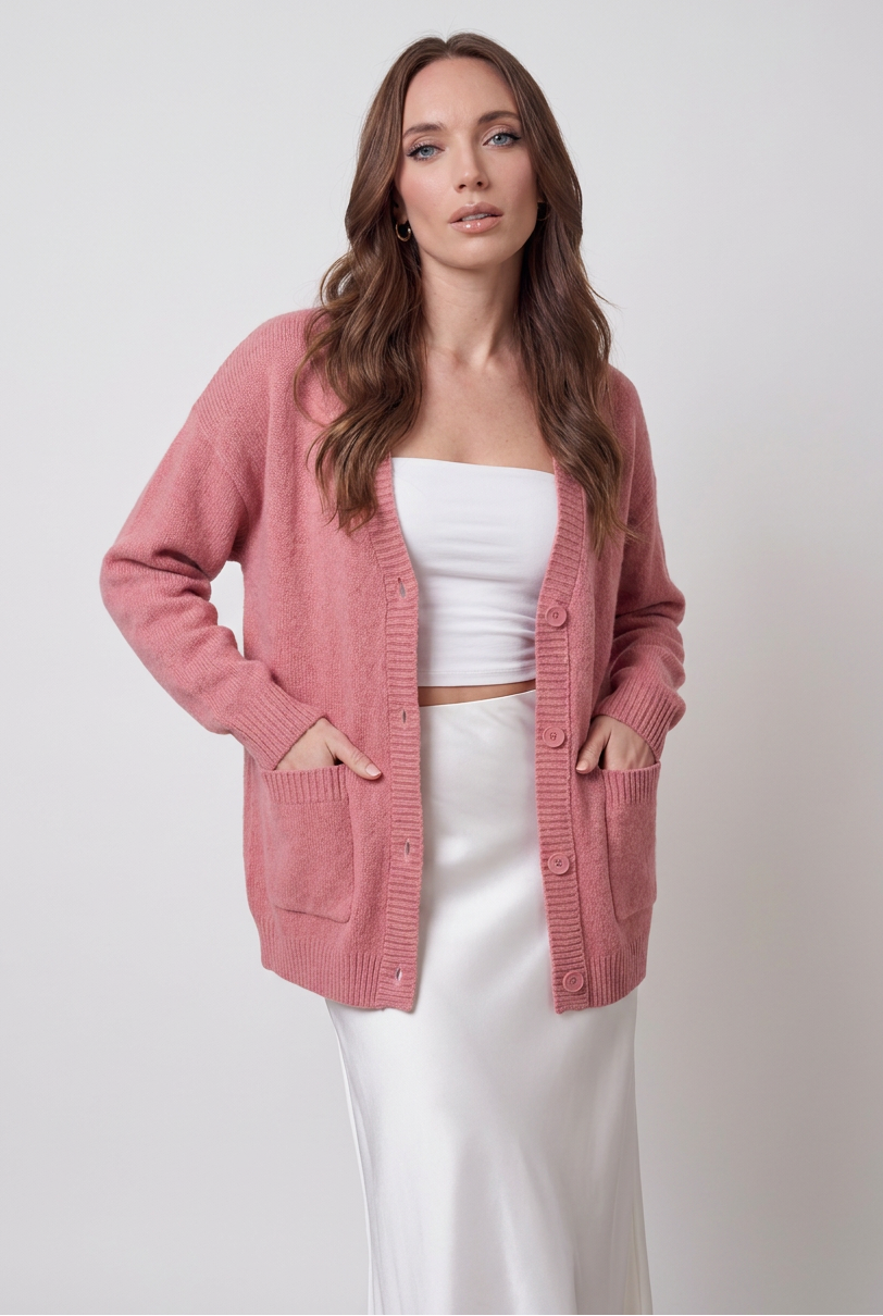Cardigan : Women's Pink V-Neck Knit Cardigan Sweater - Soft & Lightweight in van Vanda Liamo