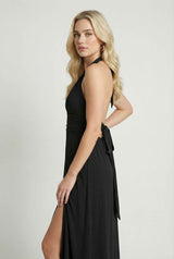 Vestido maxi negro de cuello halter para mujer - elegante y fluido para verano