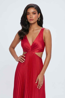 Maxi Dresses : Women’s Bold Red Pleated Dress - Striking Elegance for Memorable Nights in van Vanda Liamo