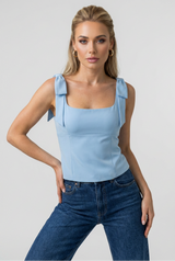 Dam slim fit blå camitopp med rosett - Ärmellös och lätt  