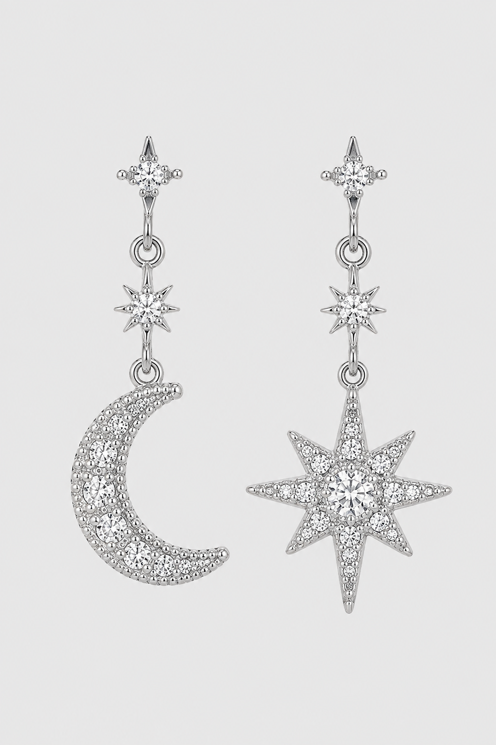 Earrings : Women’s Celestial Earrings – Subtle Sparkle & Modern Style in Silver van Vandaliamo