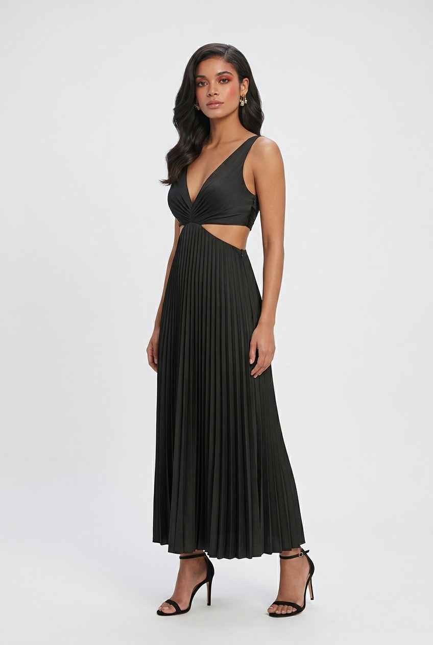 Maxi Dresses : Women’s Classic Black Pleated Dress – Timeless Elegance in Motion in van Vanda Liamo