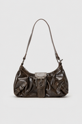 Dames crossbody taske med justerbar rem og rummeligt indre