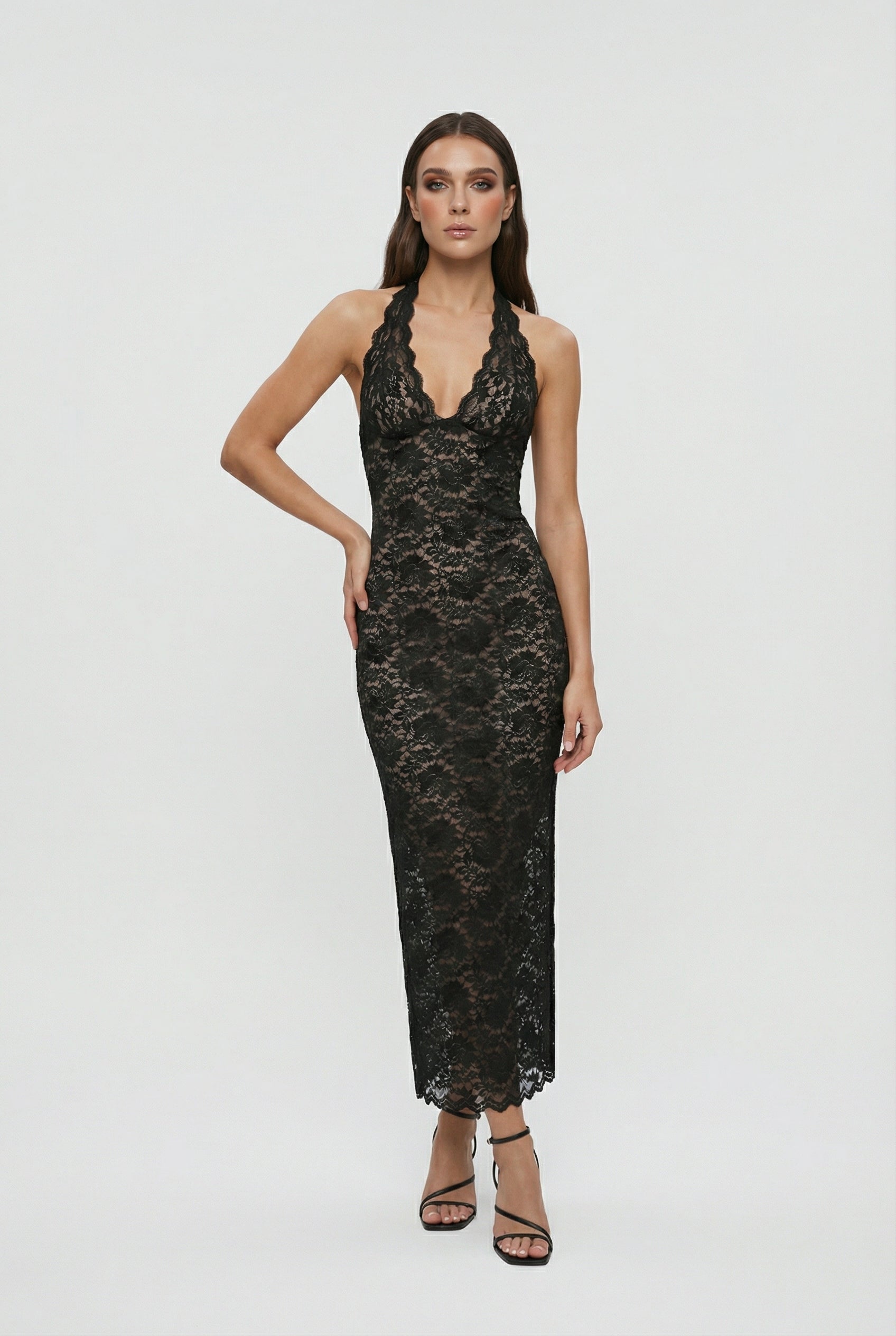 Women's Dresses : Women's Elegant Black Lace Maxi Dress - Perfect for Evening & Formal Occasions in van Vanda Liamo
