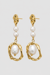 Women’s Gold Baroque Pearl Earrings – Sculptural & Effortlessly Chic
