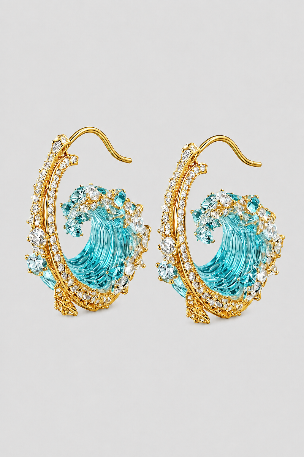 Earrings : Ocean's Promise Earrings - Elegant Jewelry in Ocean-Inspired Style in Gold van Vandaliamo