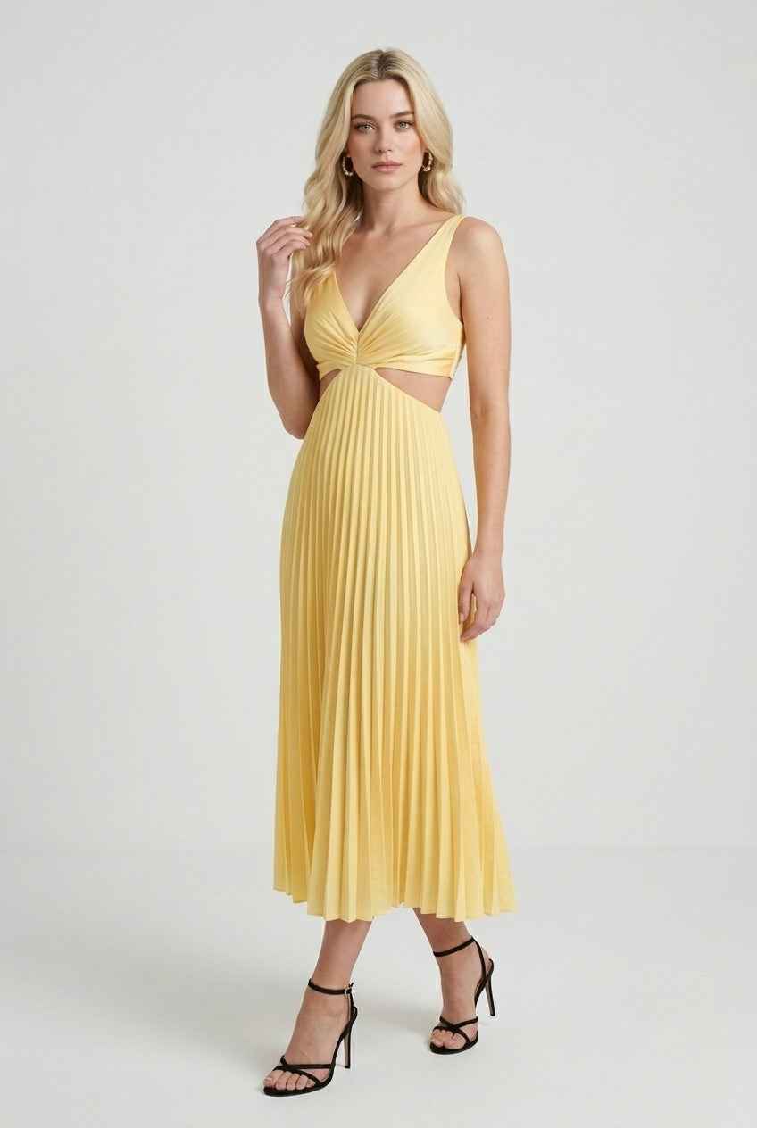 Maxi Dresses : Women’s Sunlit Pleated Dress – Flowing Elegance for Warm Days in van Vanda Liamo