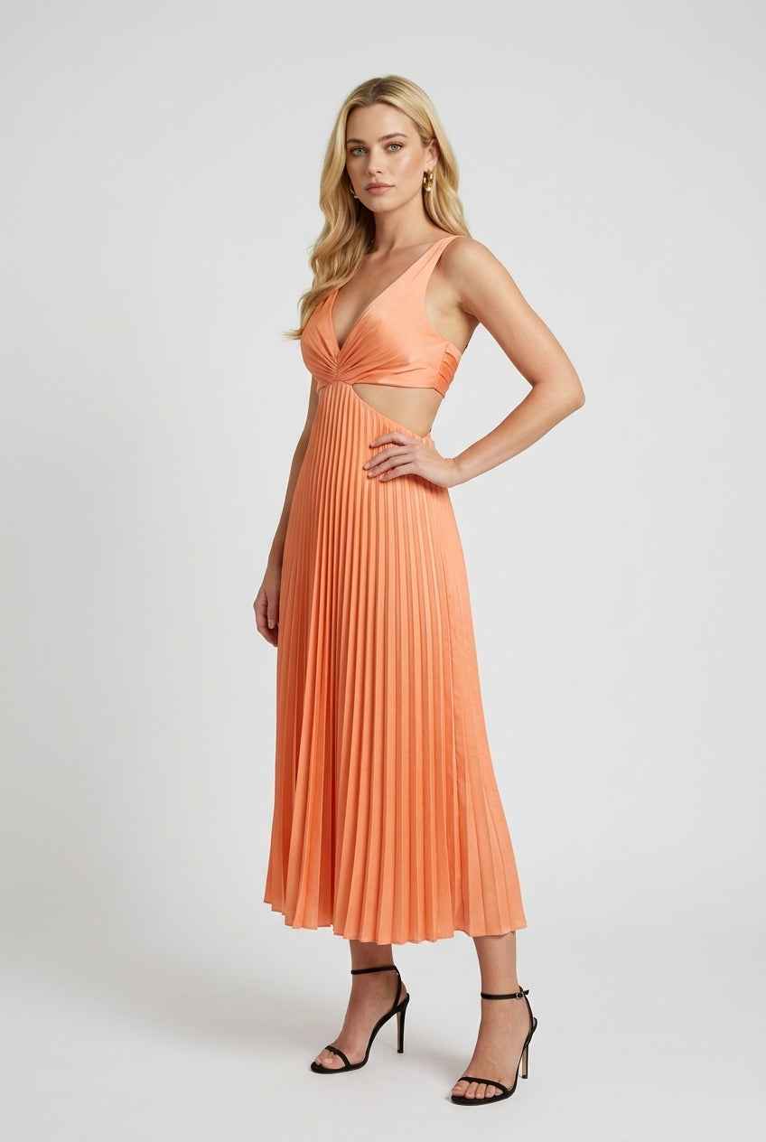 Maxi Dresses : Women’s Vibrant Orange Pleated Dress – Energetic Elegance in Motion in van Vanda Liamo