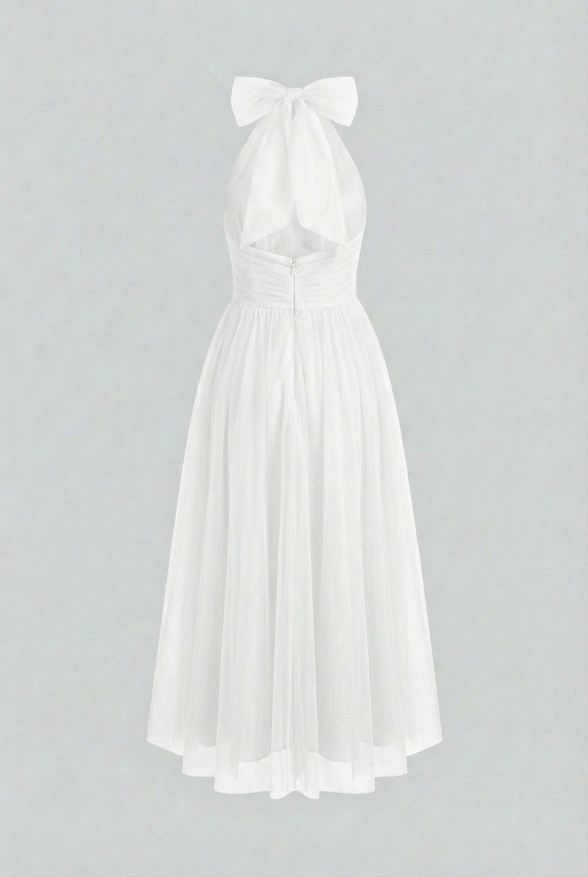 Dresses : Women's White Halter Neck Midi Dress - Elegant Summer A-Line Style in van Vanda Liamo