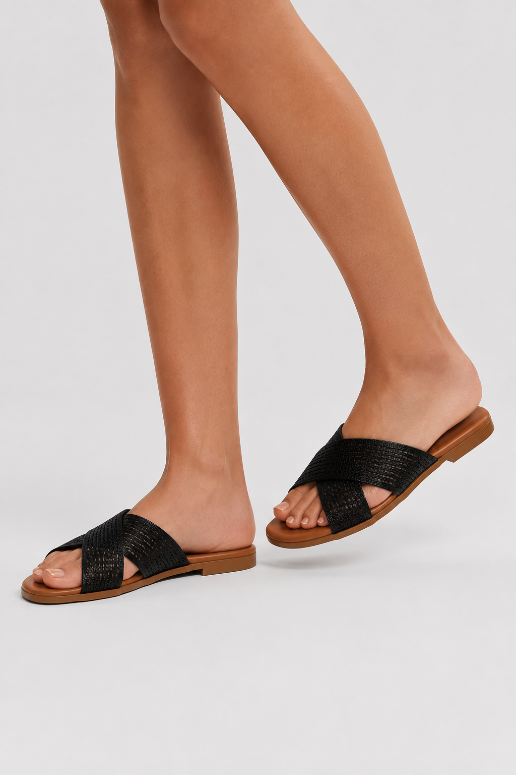 sandals : Woven Criss-Cross Flat Mules – Artisanal Texture & Resortwear Ease in van Vandaliamo
